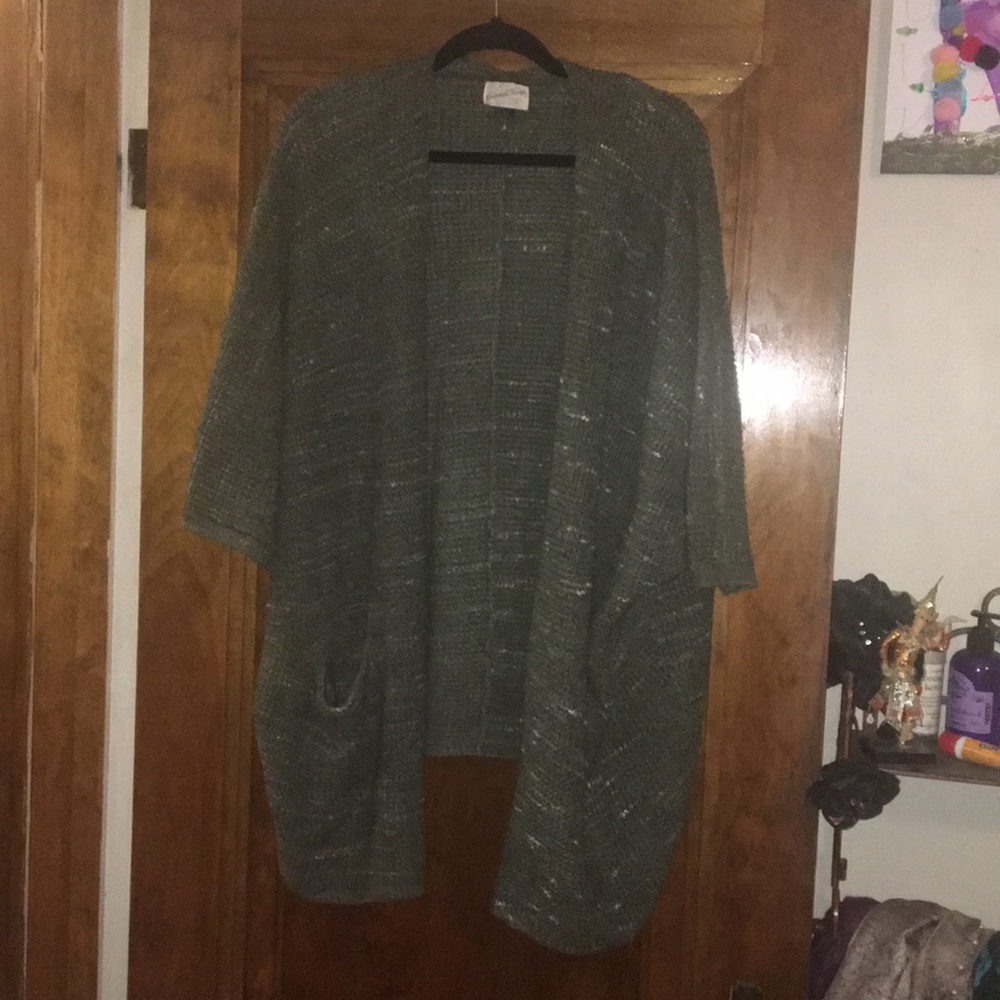 Women’s plus size marled batwing cardi